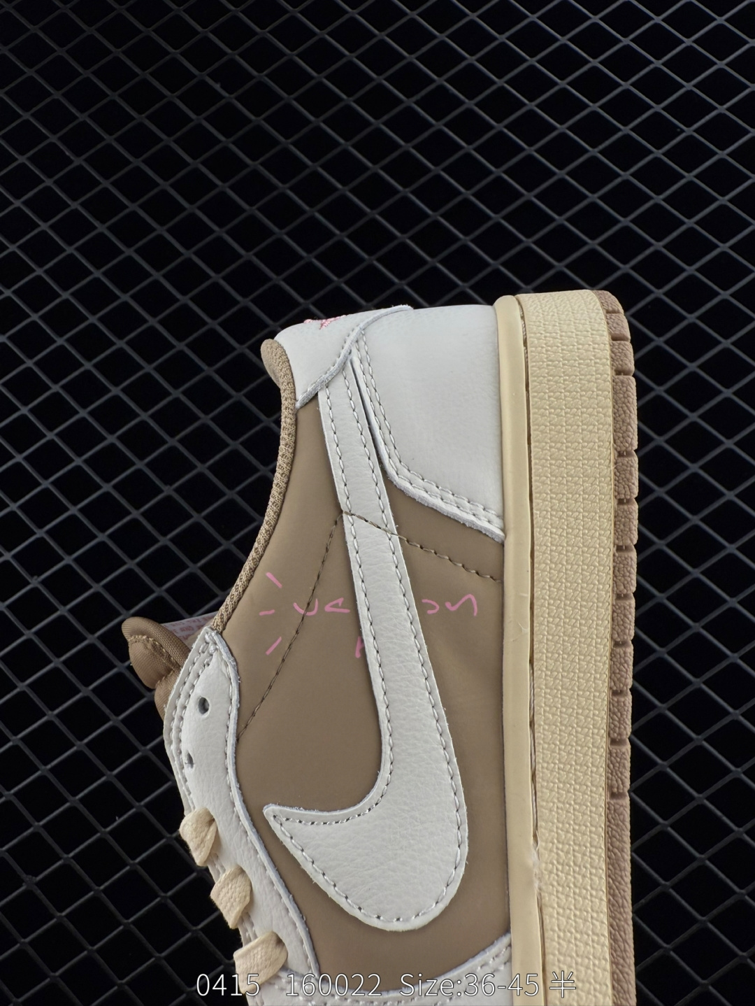 Travis Scott x Air Jordan 1 ” Reverse Mocha “